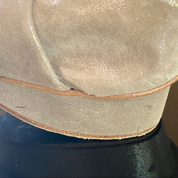 PELLE MODA Strappy Platform Sandals - Picture 7 of 7